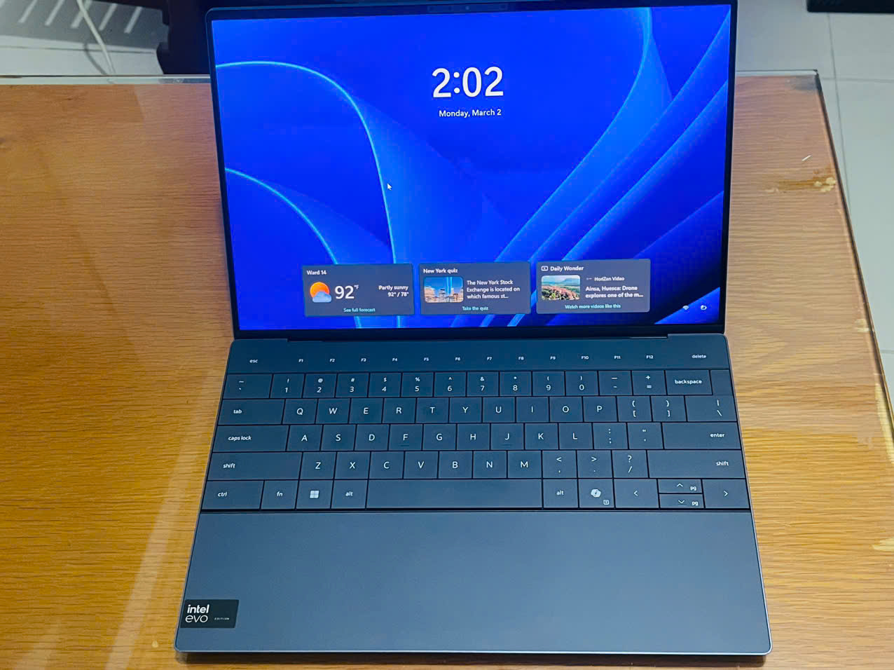 laptop dell xps 9340 chuyên thiết kế đồ họa